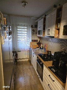 Apartament 3 camere la parter zona Podu Ros