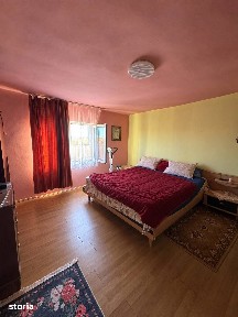Casă cu teren generos în Acățari
