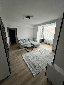 Proprietar închiriez apartament 2 camere, zona centrală în apropierea facultății de mecanica.