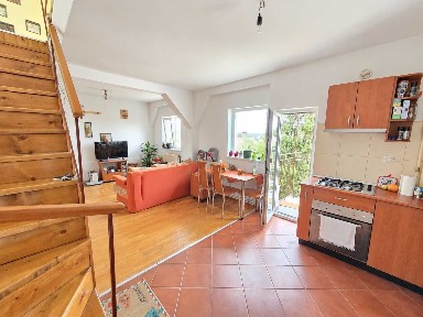 Mansarda de vanzare - 57 mp utili - Balcon - Mobilata si Utilata