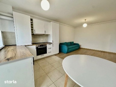 Inchiriez apartament 2 c DECOMANDAT cu parcare