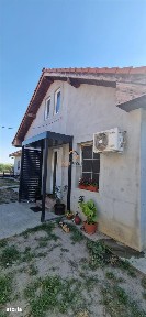 Doua Case In Curte Cenei La 28 Km De Timisoara