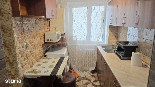 Inchiriez apartament cu 2 camere in Deva, Bld. Dacia, parter