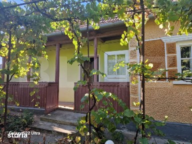 Casa batraneasca, cu gaz, teren de 1.000 mp in Berchiesu, comuna Frata