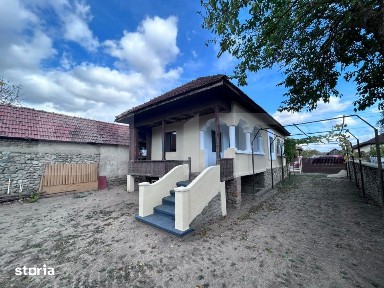 Casa cu teren 1000mp-Zona Lelesti
