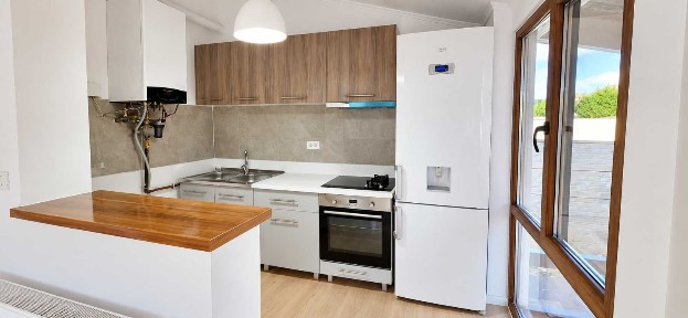 Casă individuală de închiriat - 5 camere, 2 băi cu geam, teren 630 mp - Dumbrăvița