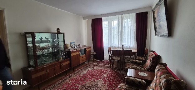 Vand ap cu 3 camere, semidec,2, Pitesti,Trivale, complex 1, giratoriu