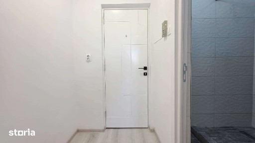 Garsoniera renovata,etajul 1-Tractoru