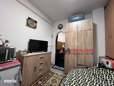 Garsoniera cu Baie Proprie - 12 mp Renovata - Zona Astra