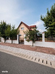 Casă individuală de închiriat - 5 camere, 2 băi cu geam, teren 630 mp
