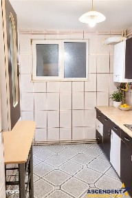3 camere decomandate, gata de mutare, mobilat si utilat, etaj 3, carti