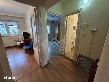 Apartament 4 camere Vasile Aaron - 77 mp, 2 bai, pivnita, balcon inchi