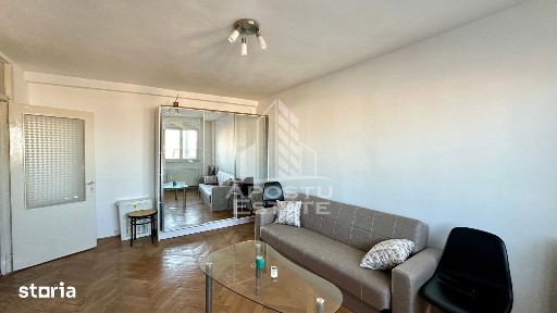 Apartament de vanzare cu 3 camere si boxa, decomandat, zona Dacia