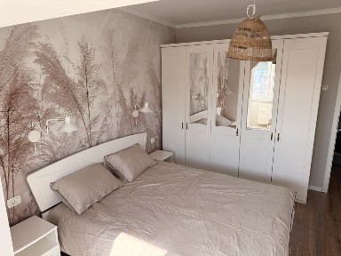 Apartament cu doua camere, decomandat, Soarelui