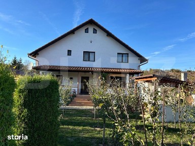 Casa de vanzare, 337 mp, zona Cucerdea