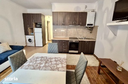 Proprietar | 2 camere central complet mobilat | Parcare privată+curte