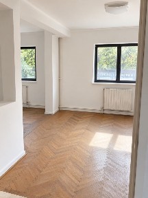 Inchiriez casa zona Crinului