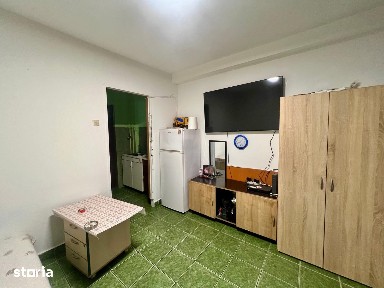 Garsoniera, 18 mp, etaj 1/4, baie proprie - Zona UMT