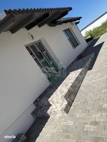 Casa individuala 4 camere, terasa acoperita si 500 mp teren Sura Mare