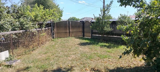 Vand casa cu livada si teren agricol in Bodesti ( la 12 minute de Piatra Neamt) judetul Neamt