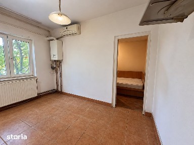 Vanzare apartament 3 camere-Zona Eremia Grigorescu-necesita renovare