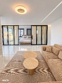 De închiriat - apartament cu 2 camere, centru, cu parcare in curte