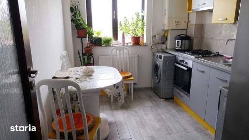 Apartament cu 3 camere, bloc Maia 1, Craiovei