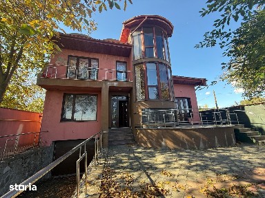 Vila Spațioasă 9 Dormitoare. Investiție