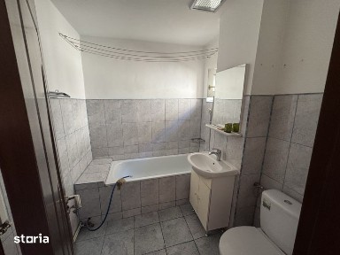 Vand apartament 3 camere
