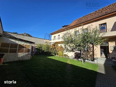 Apartament 3 camere la casa, 200 m de Poarta Schei