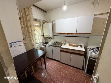 Apartament 3 camere, decomandat, et.2, Centru