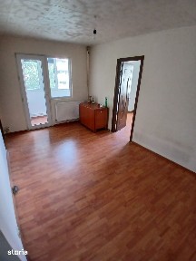 Apartament cu 2 camere de vânzare, zona Inel II - Școala 8