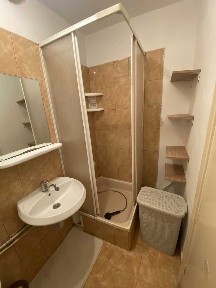 Proprietar vand apartament 1 camera decomandat etaj 2