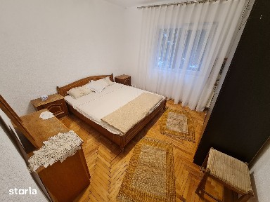 Obcini-apartament decomandat cu 3 camere etaj 1