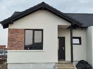 Duplex de vânzare la intrare in Bucovăț