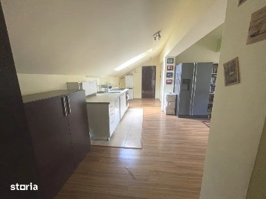 Apartament cu 3 camere, 64 mp, parcare, balcon, zona Tautiului