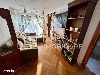 Apartament cu 3 camere de vânzare - Zona Arhitecților