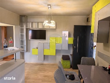 Apartament 3 camere decomandat si balcon zona Centrala