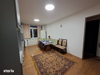 Apartament cu 2 camere decomandat de inchiriat - Vasile Aaron, Strad