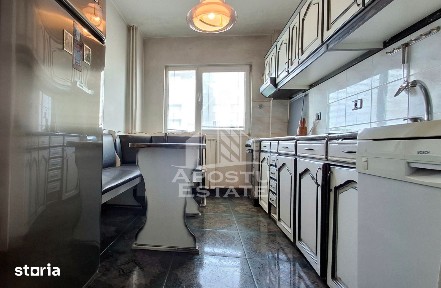 Apartament 4 camere micalaca zona 100