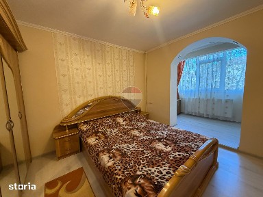 De închiriat apartament cu 3 camere, în zona Decebal