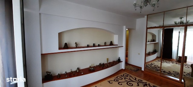 Apartament 5 camere Piata Mare