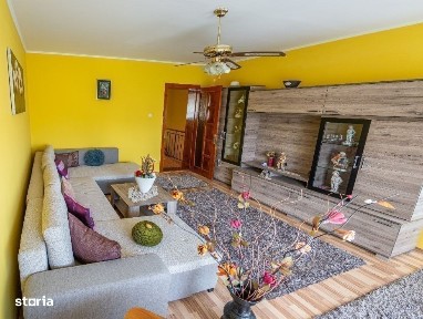 De vânzare casă cu etaj