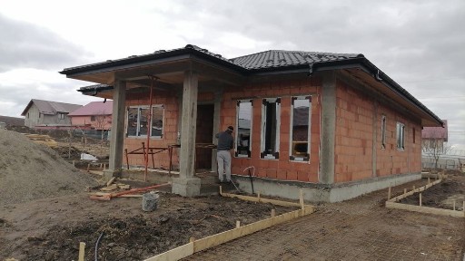 Case 101mp utili+beci+30 mp terase,650 mp teren