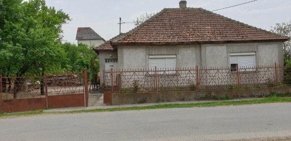 Vand CASA cu TEREN Ultracentral in Mediesu Aurit