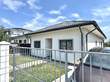 Propietar vinde Casa Individuale Miroslava / Horpaz