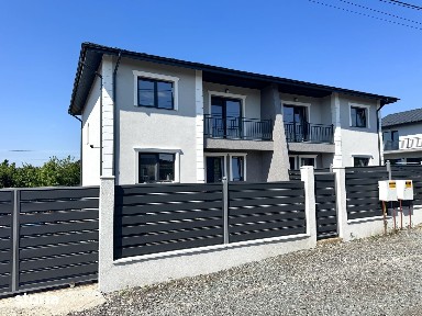 Propietar vinde Casa Individuale Miroslava / Horpaz